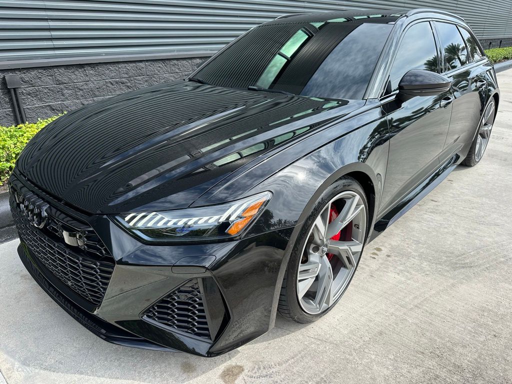 Thumbnail: 2021 Audi RS 6 - 7