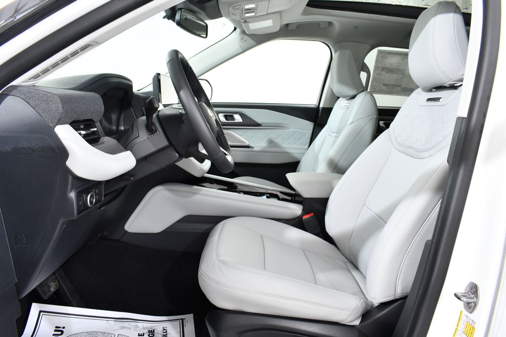 New 2026 White Ford Platinum image 6