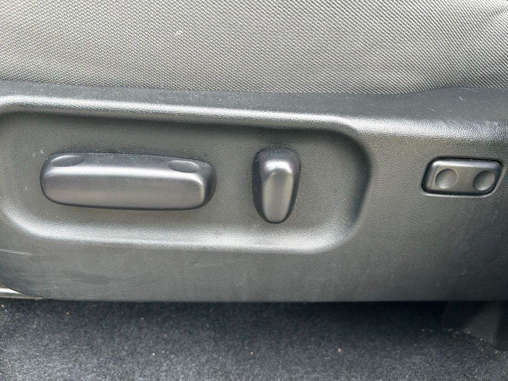 Thumbnail: 2023 Toyota Tacoma - 15