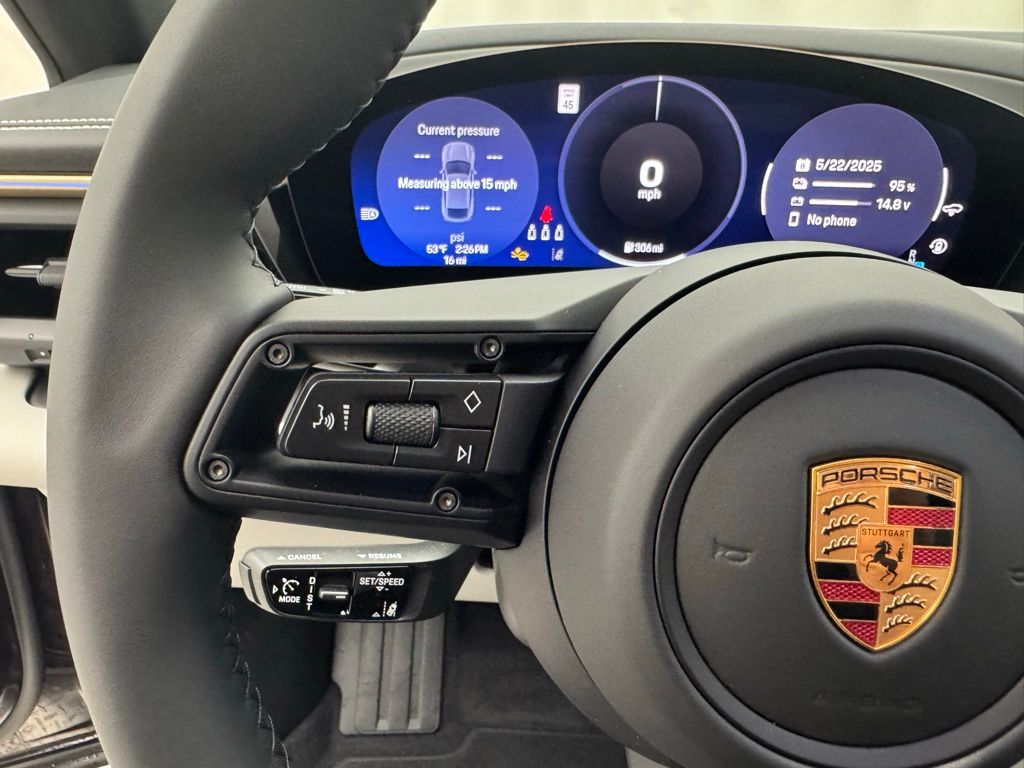 Thumbnail: 2025 Porsche Macan - 28