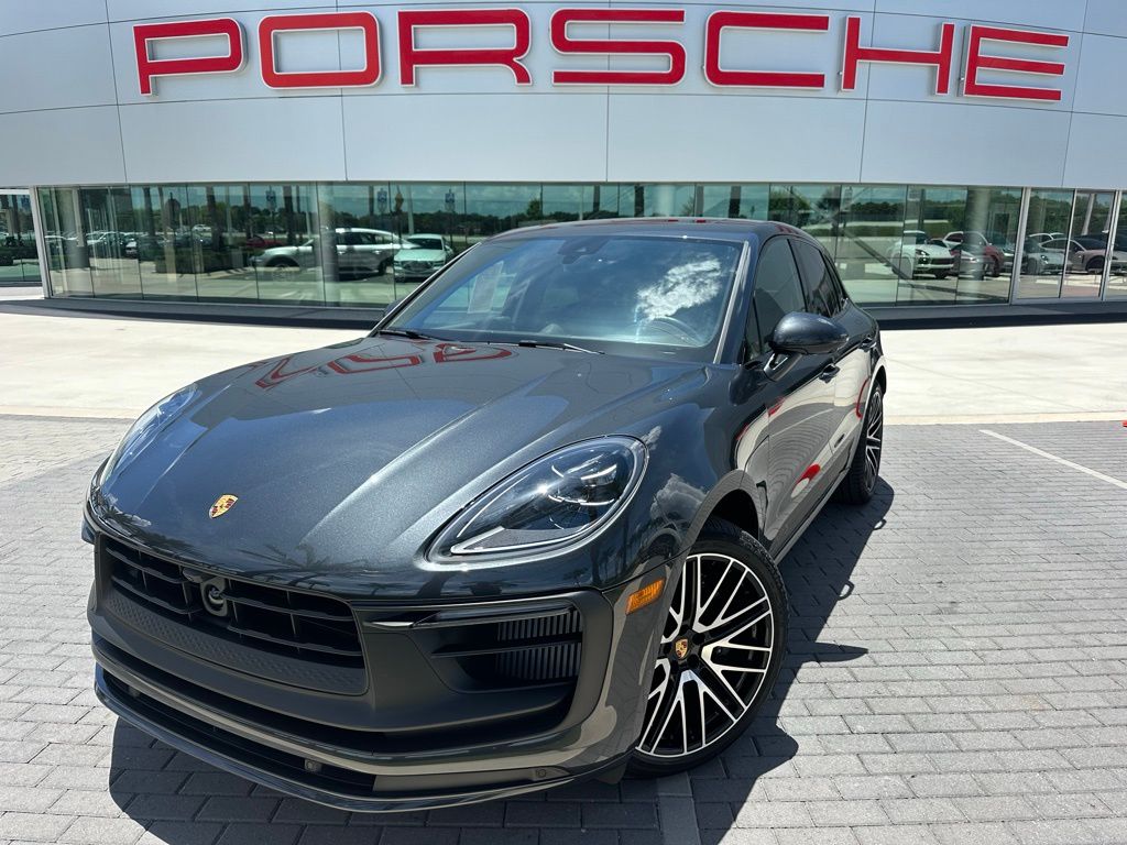 Thumbnail: 2025 Porsche Macan - 1
