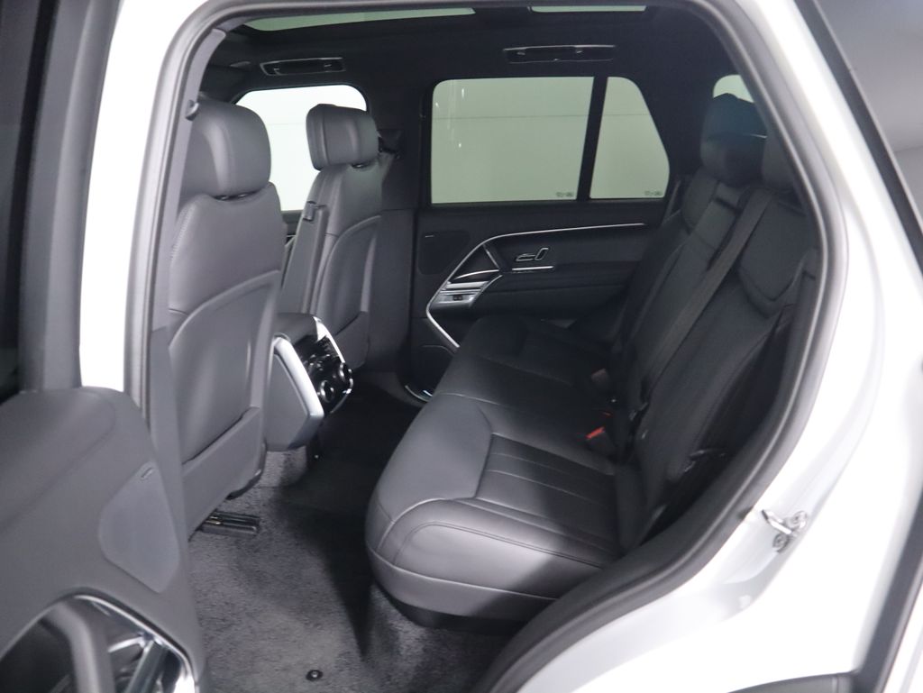 Thumbnail: 2026 Land Rover Range Rover - 22