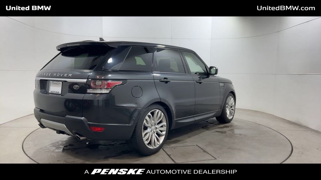 Thumbnail: 2016 Land Rover Range Rover Sport - 8