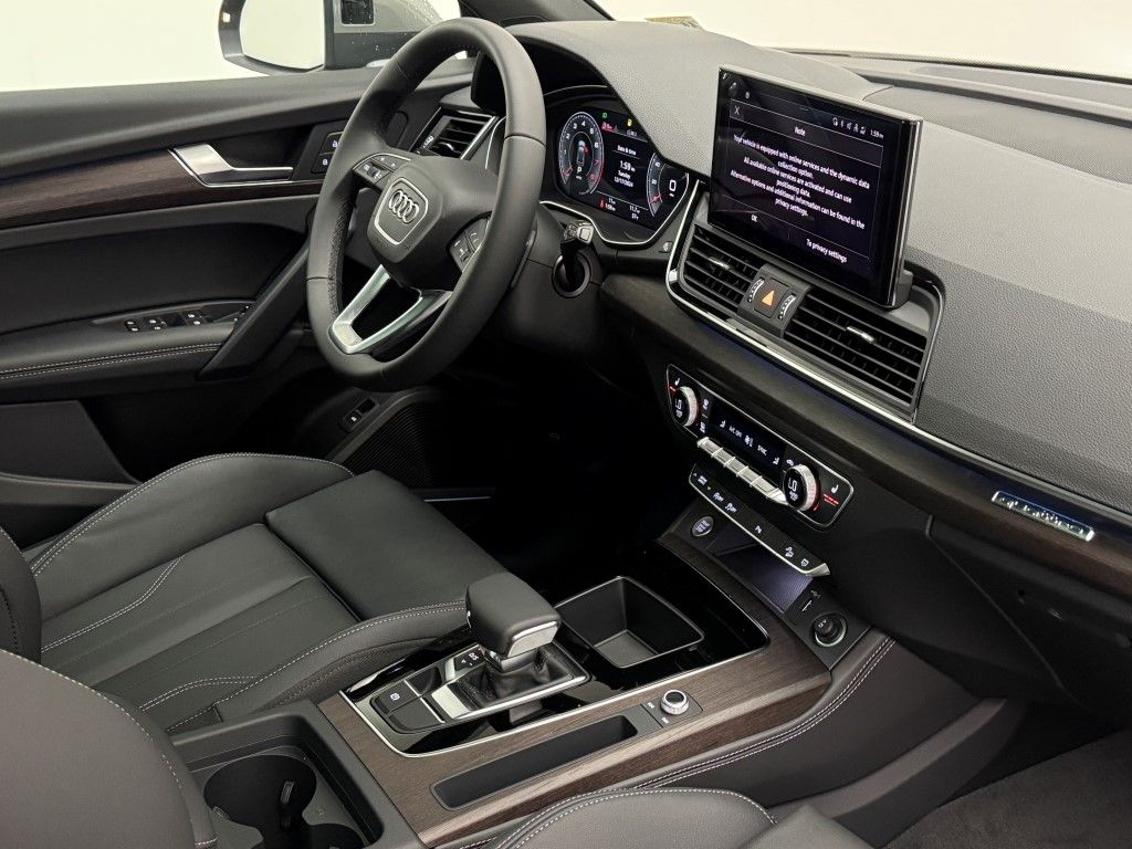 Thumbnail: 2025 Audi Q5 - 14