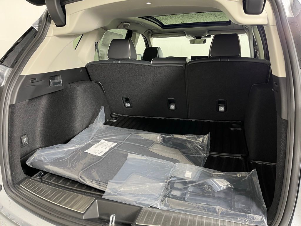 Thumbnail: 2025 Acura RDX - 21