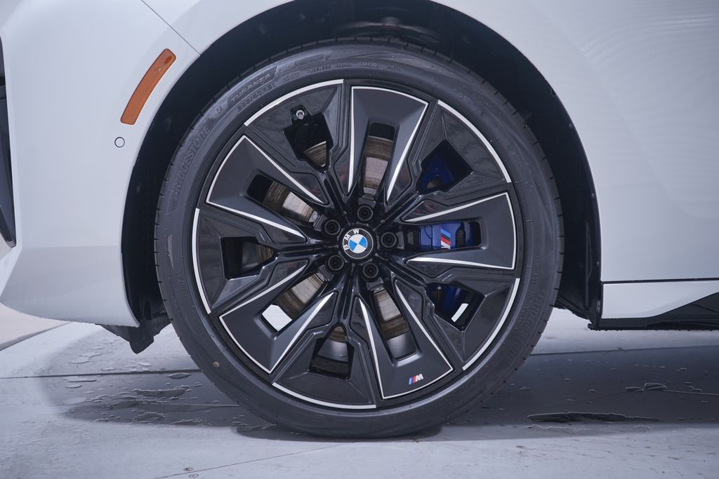 2025 BMW 7 Series 740i 2