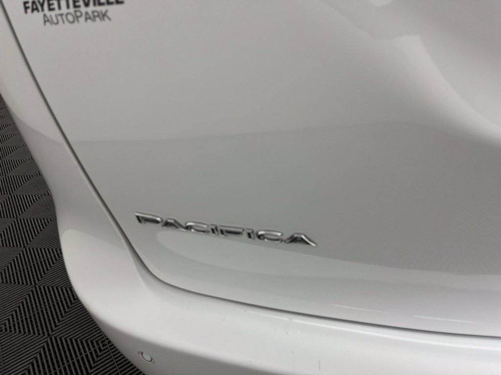 Thumbnail: 2025 Chrysler Pacifica - 10