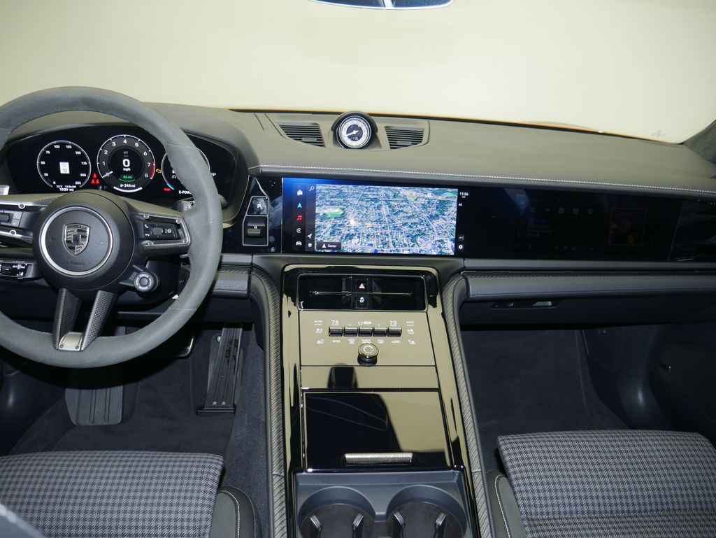 Thumbnail: 2025 Porsche Panamera - 29