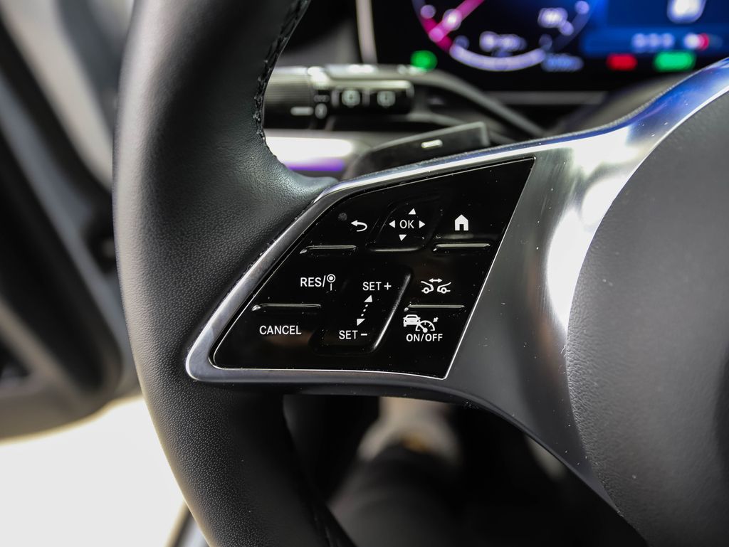 Thumbnail: 2025 Mercedes-Benz GLC - 12