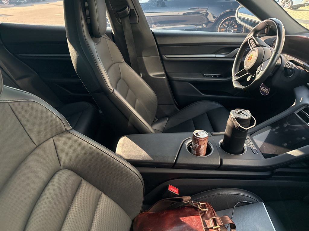 Thumbnail: 2022 Porsche Taycan - 7