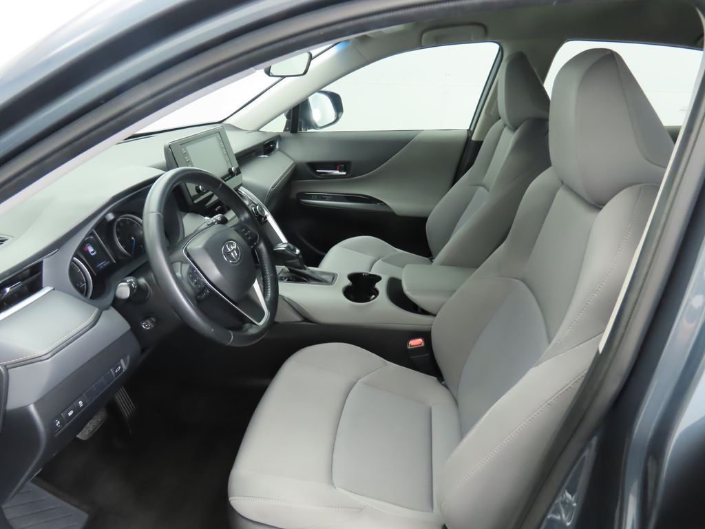 2021 Toyota Venza LE 19