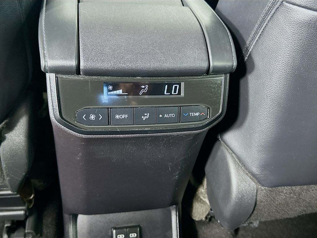 Thumbnail: 2024 Toyota Highlander - 26