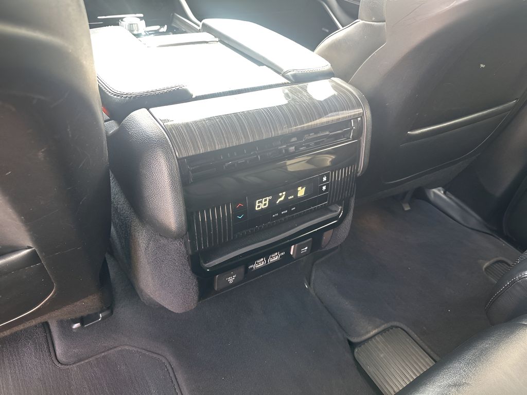 Used 2022 White Jeep Series II image 21