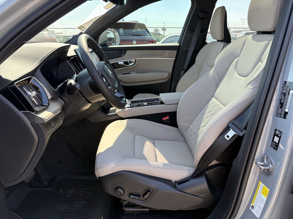 New 2026 Vapour Grey Volvo B6 Plus 7-Seater image 12