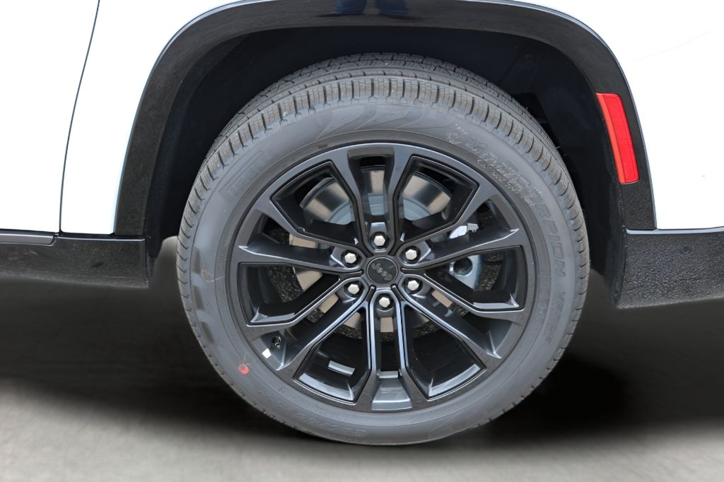 New 2026 White Jeep Summit Reserve image 9