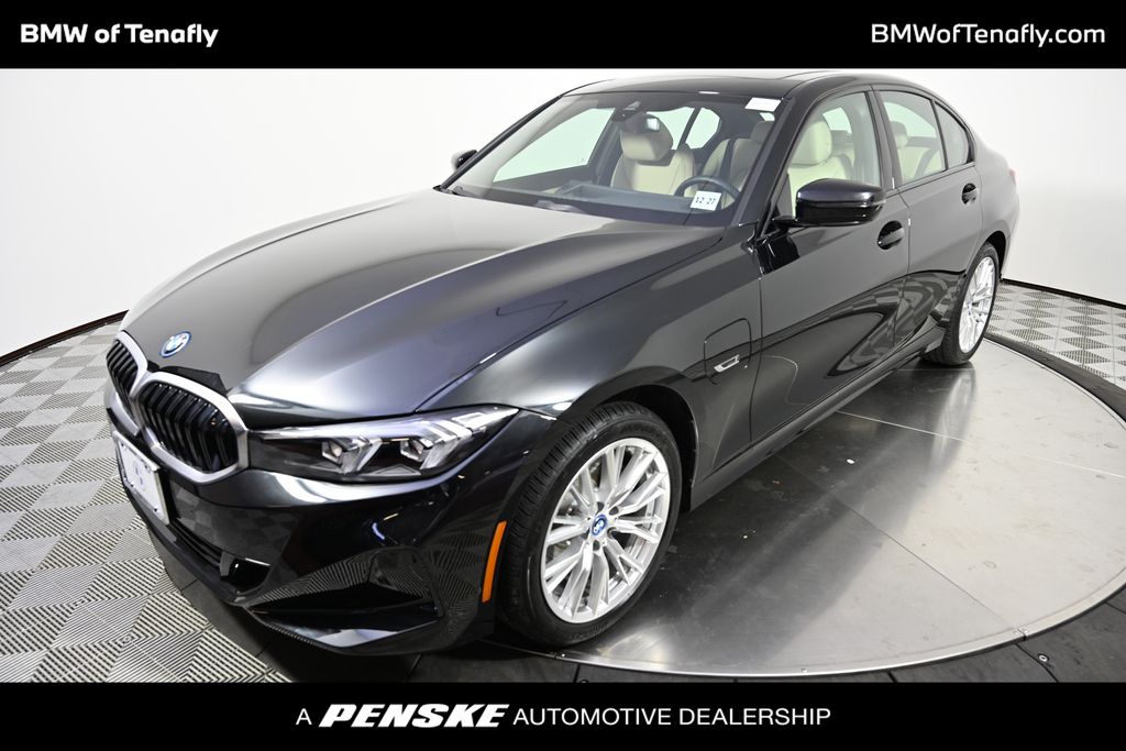 Thumbnail: 2023 BMW 3 Series - 1