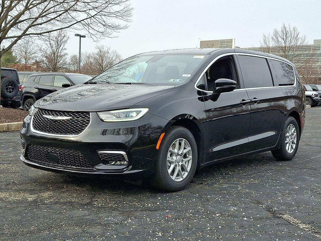 New 2026 Chrysler Pacifica Van