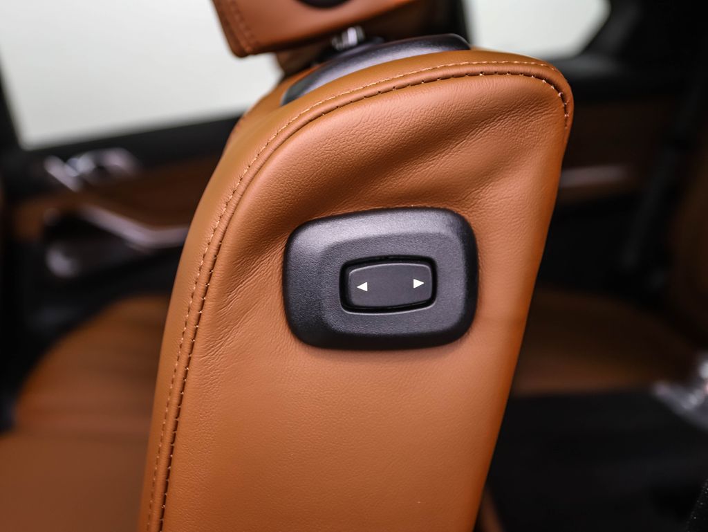 Thumbnail: 2026 BMW X7 - 24