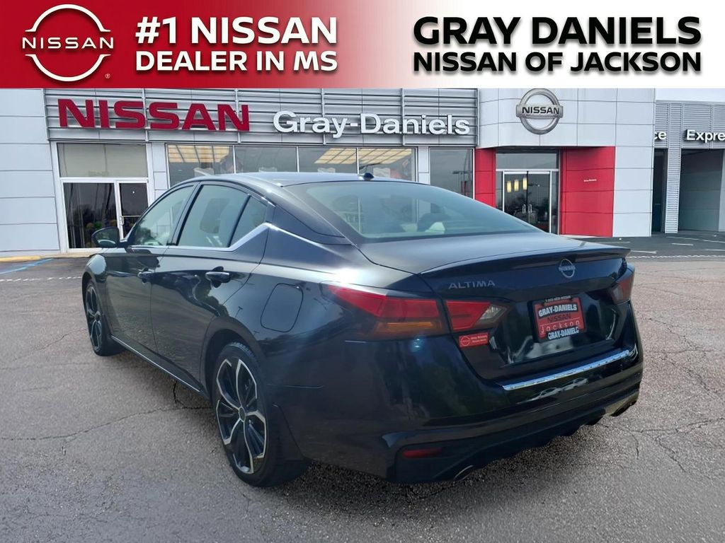 Used 2023 Nissan Altima Sedan