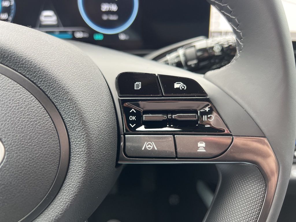 Elantra Hybrid Limited