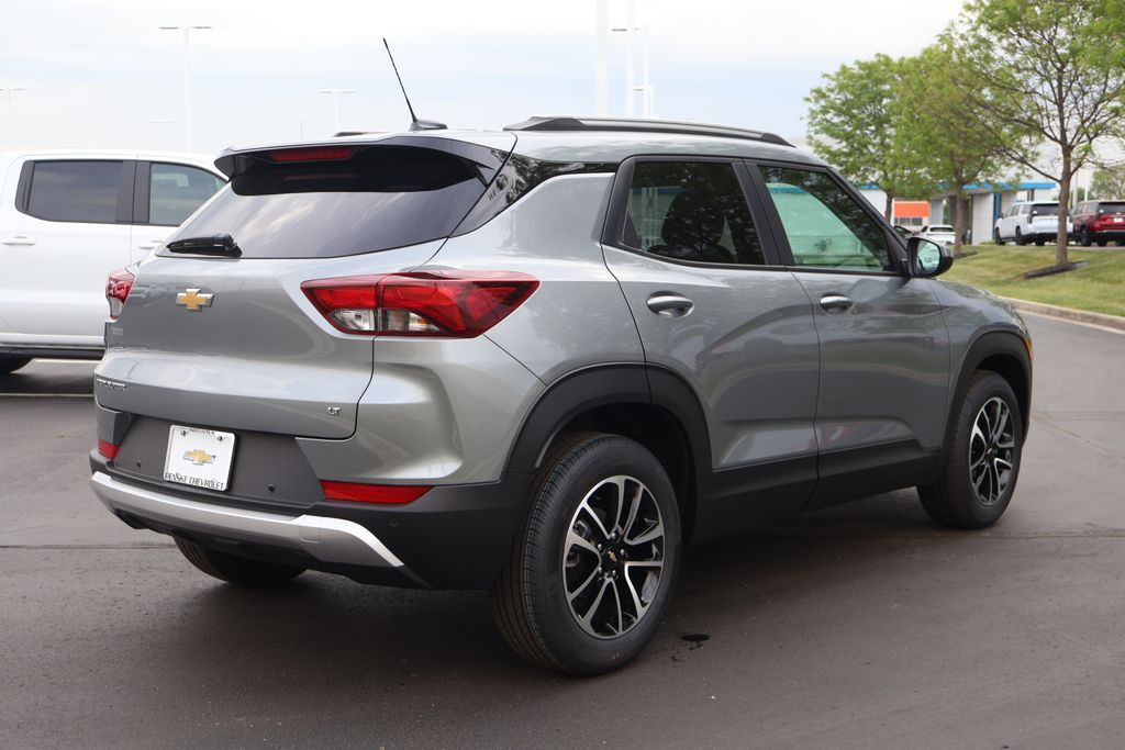Thumbnail: 2026 Chevrolet TrailBlazer - 8