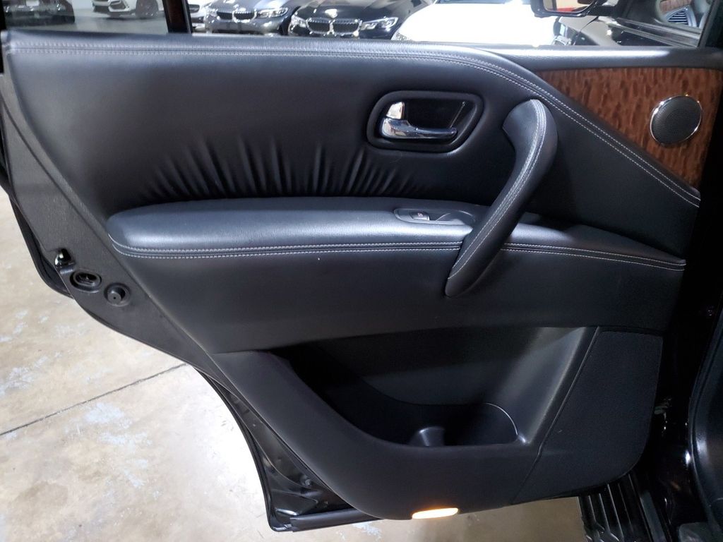 2017 Nissan Armada Platinum photo