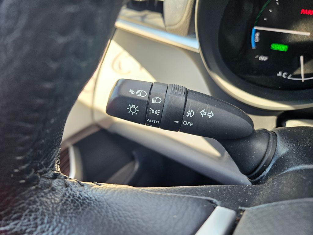 Thumbnail: 2024 Toyota Sienna - 23