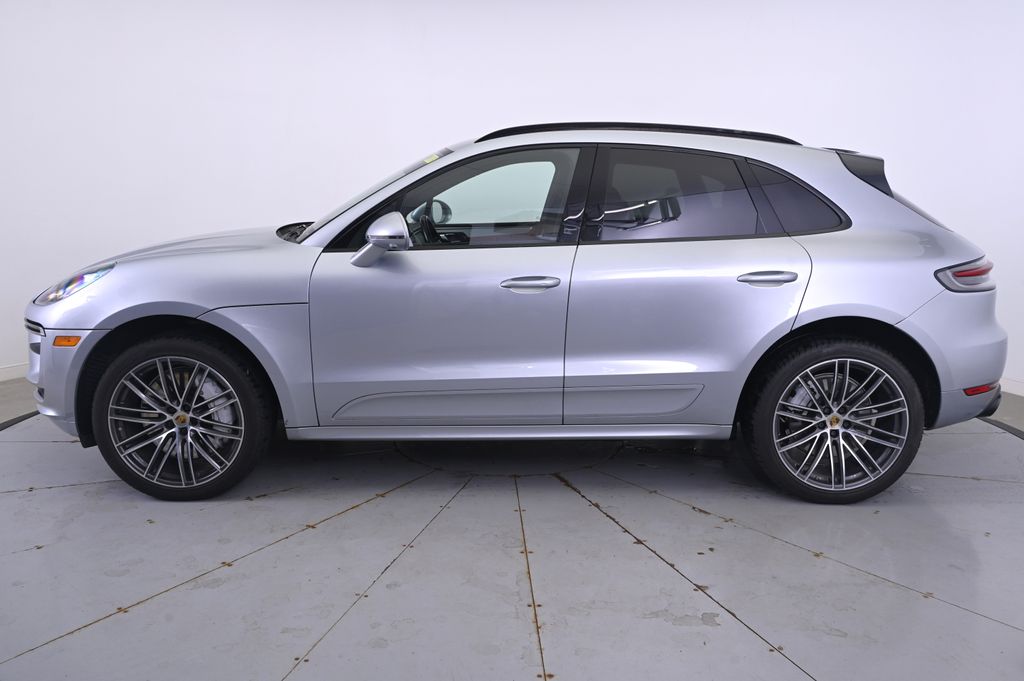 Thumbnail: 2021 Porsche Macan - 2