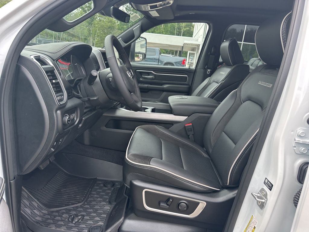 2025 Ram 1500 Laramie photo 9