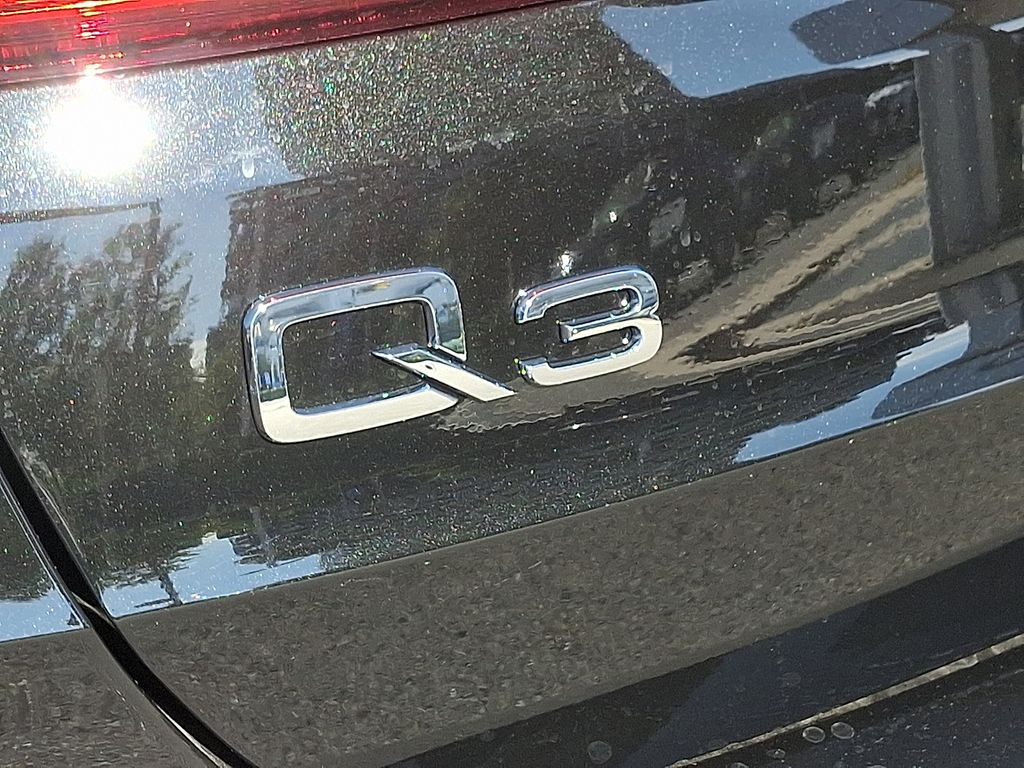 Thumbnail: 2025 Audi Q3 - 23