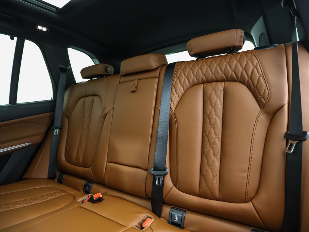 Thumbnail: 2026 BMW X5 - 23