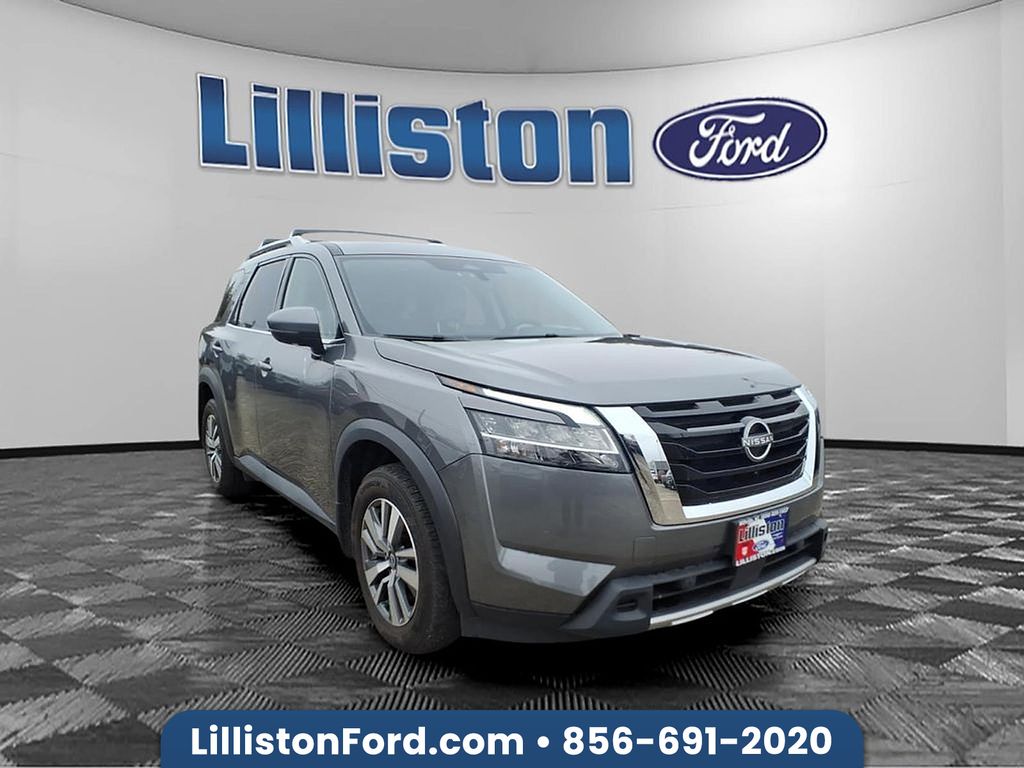 2023 Nissan Pathfinder SL 4WD