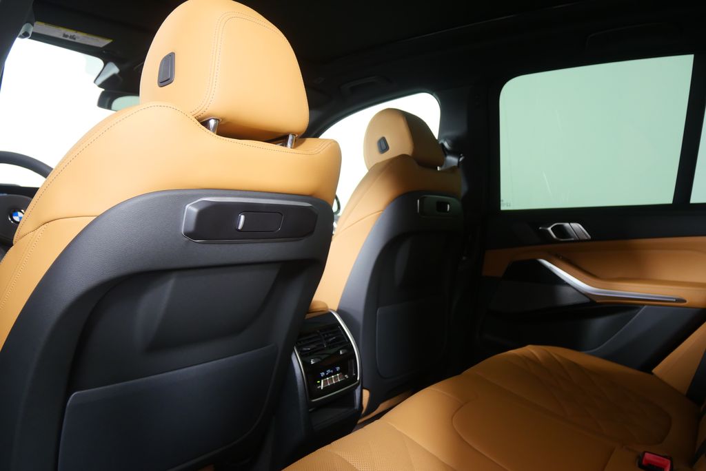 Thumbnail: 2026 BMW X5 - 17