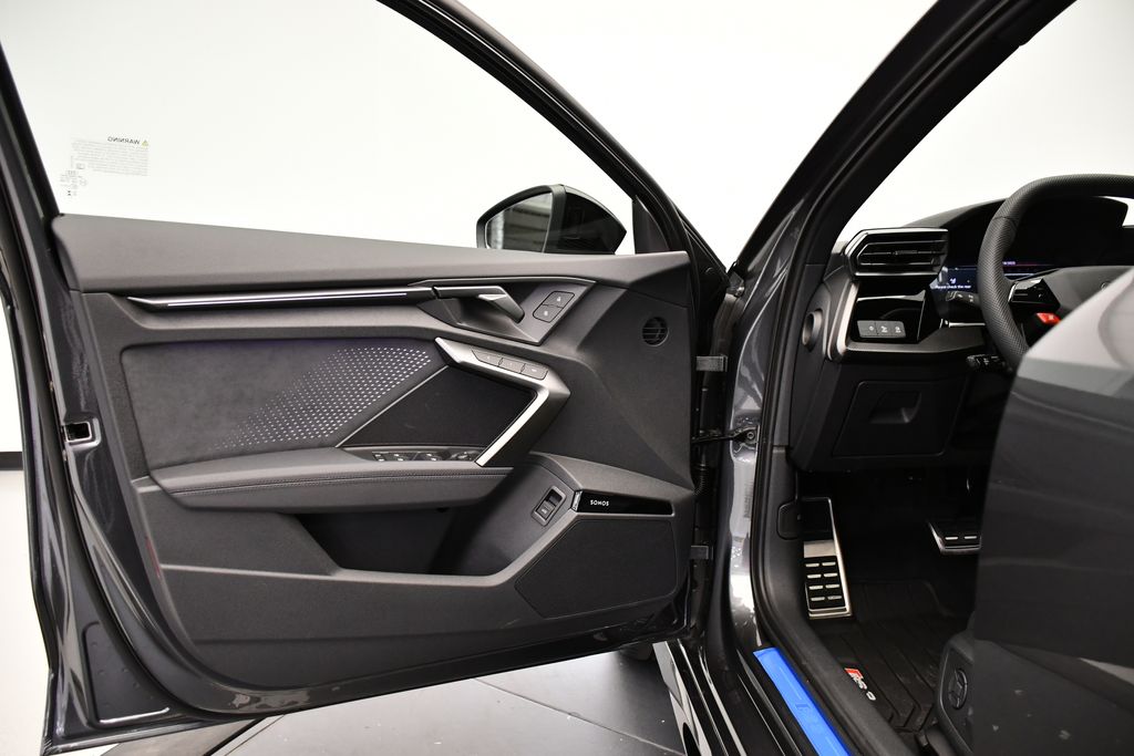 Thumbnail: 2025 Audi RS 3 - 31