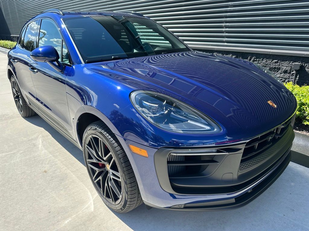 Thumbnail: 2025 Porsche Macan - 11