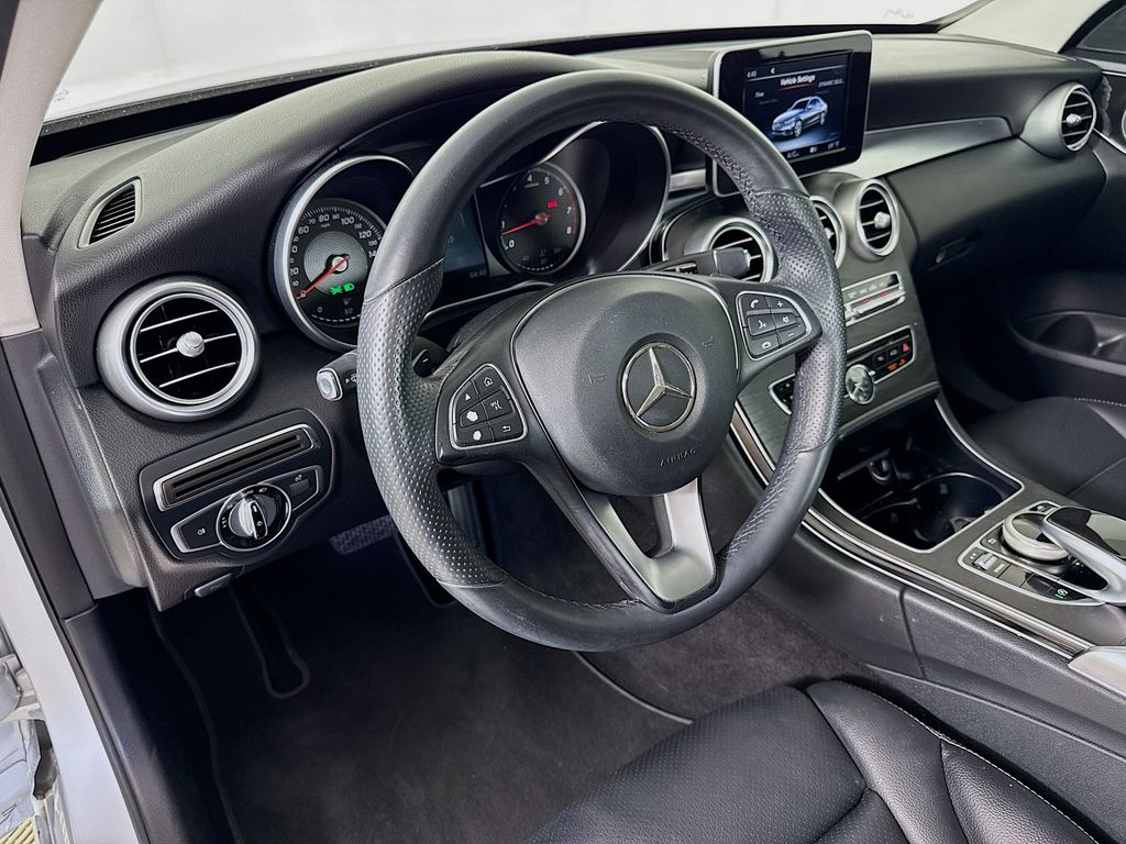 Thumbnail: 2016 Mercedes-Benz C-Class - 9