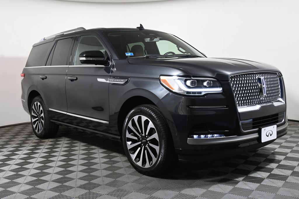 Thumbnail: 2024 Lincoln Navigator - 8