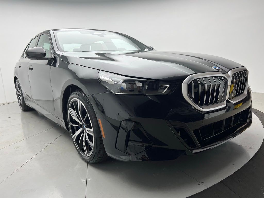 Thumbnail: 2026 BMW 5 Series - 2