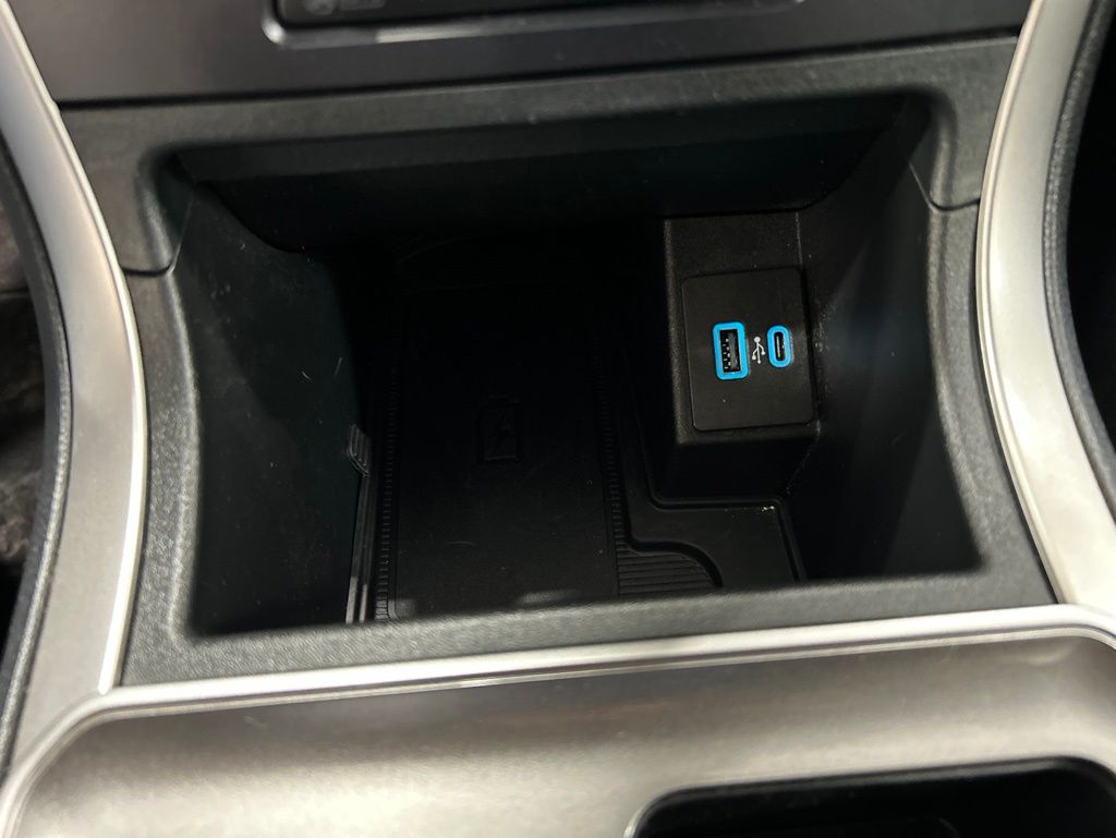 used 2024 Ford Edge car, priced at $29,917