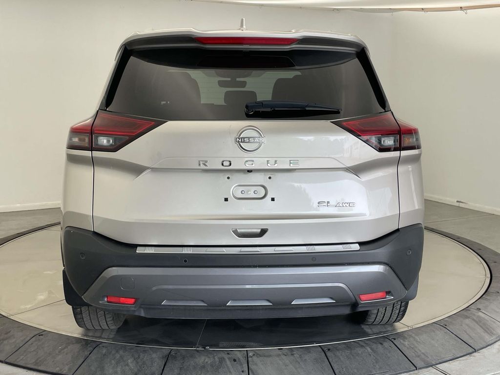 2022 Nissan Rogue SL - 5