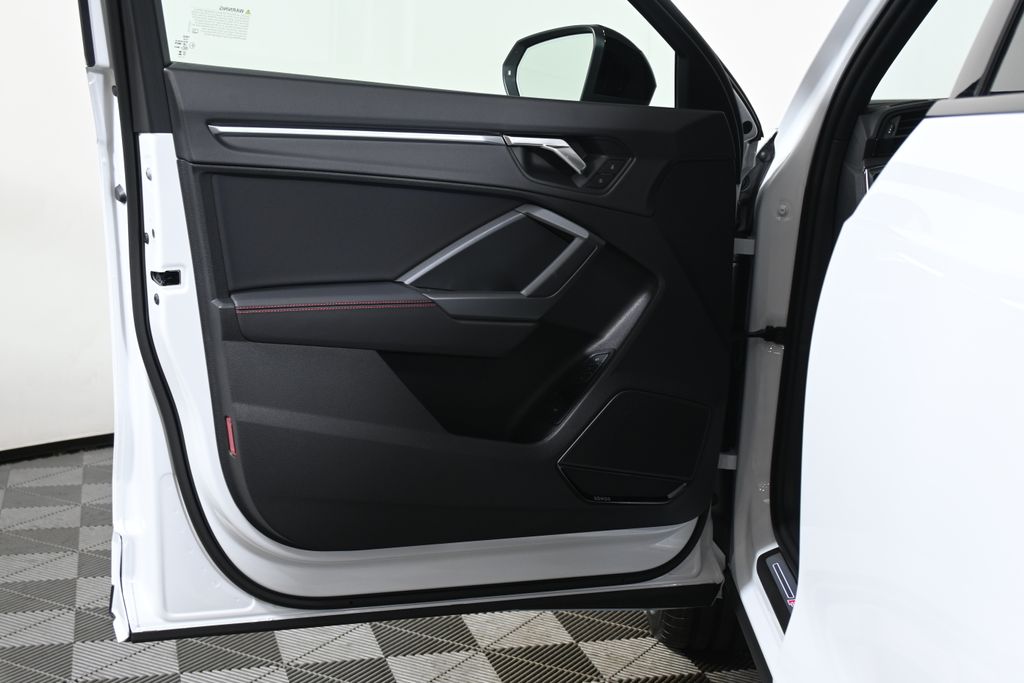 Thumbnail: 2025 Audi Q3 - 23