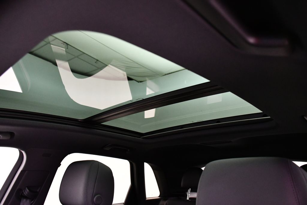 Thumbnail: 2025 Audi Q3 - 18