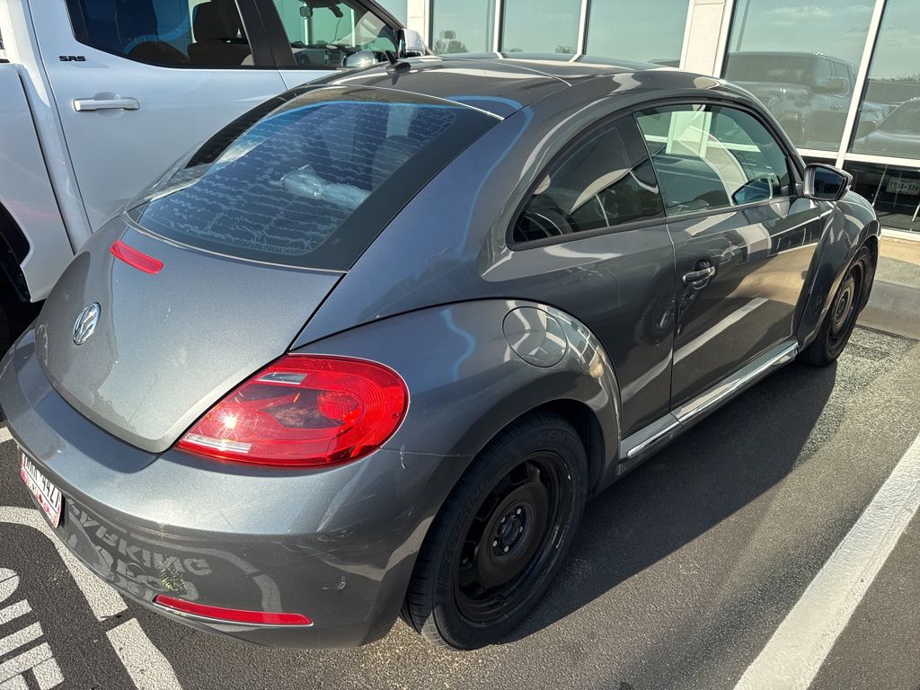 Thumbnail: 2012 Volkswagen Beetle - 3
