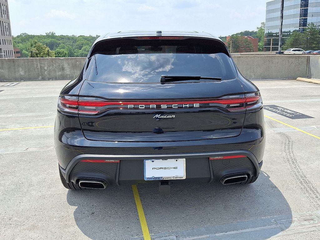 Thumbnail: 2025 Porsche Macan - 9