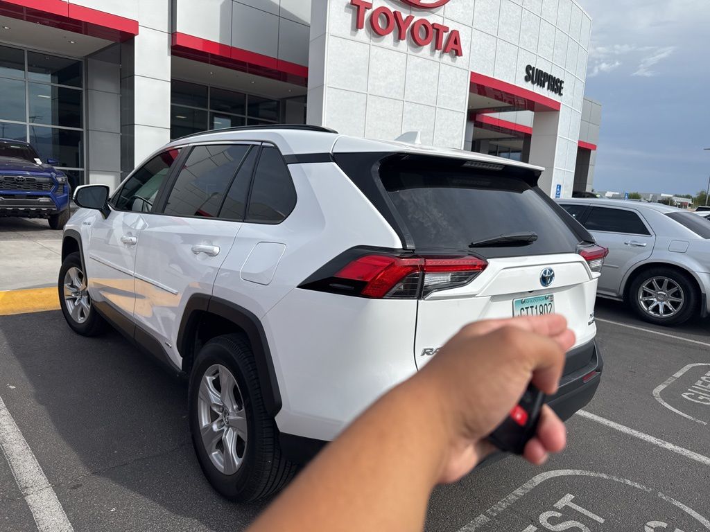 Thumbnail: 2020 Toyota RAV4 - 6