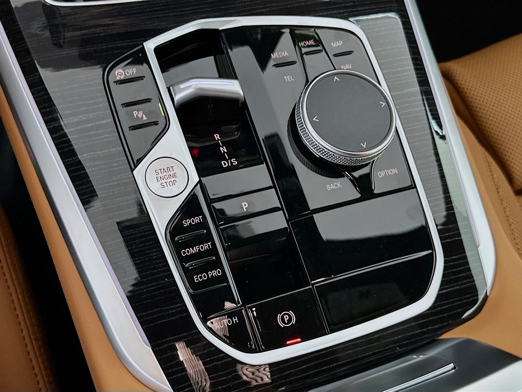 Thumbnail: 2026 BMW X5 - 15