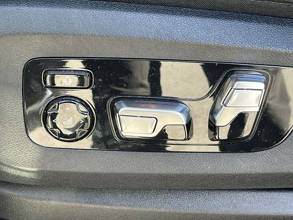 Thumbnail: 2022 BMW X5 - 12