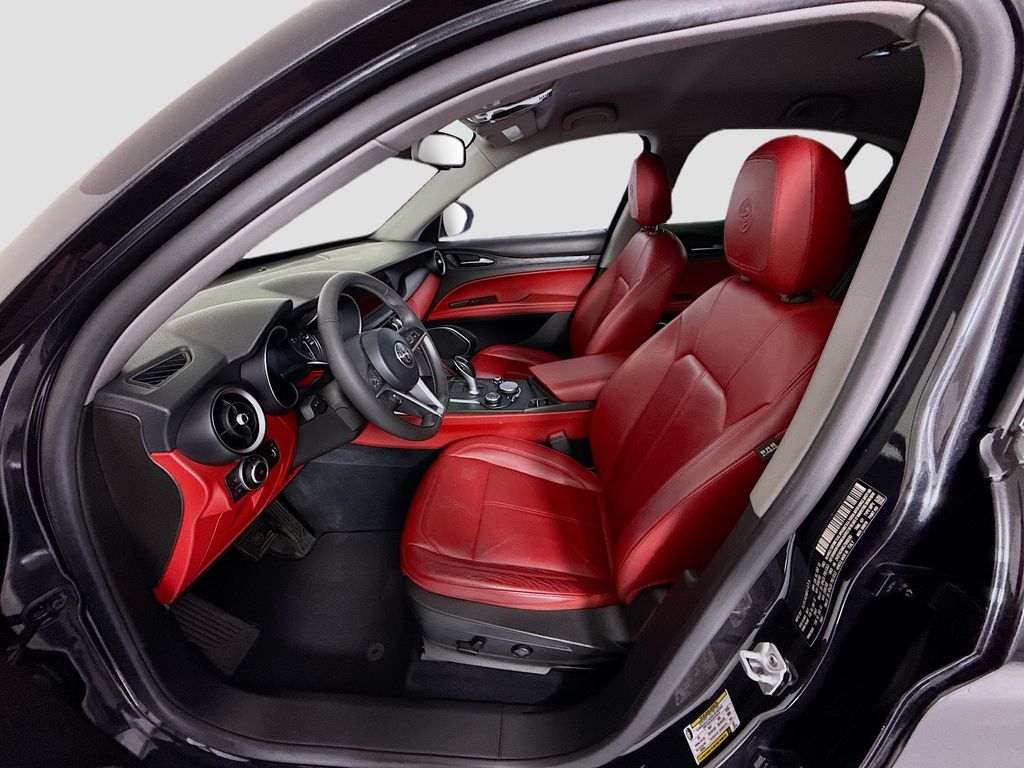 Thumbnail: 2018 Alfa Romeo Stelvio - 19