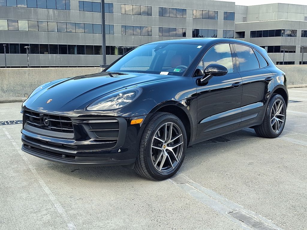 Thumbnail: 2025 Porsche Macan - 1