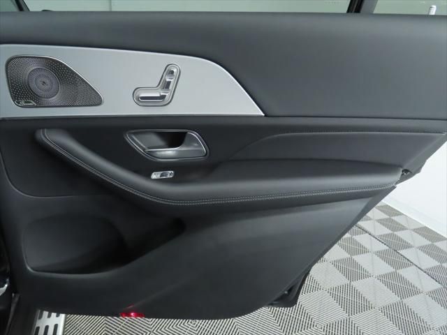 Thumbnail: 2026 Mercedes-Benz GLS - 30